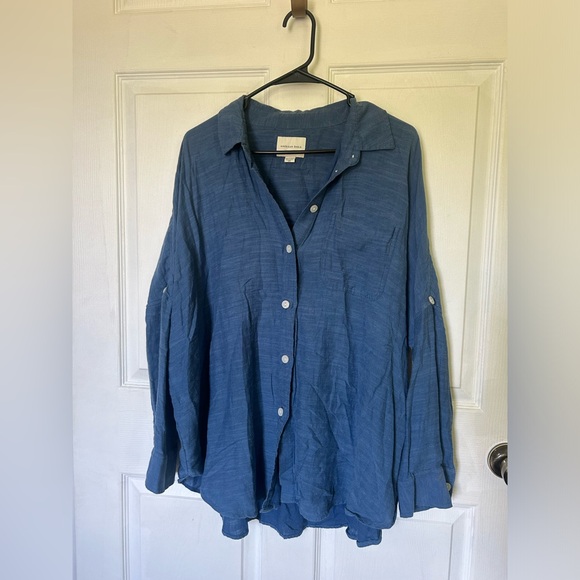 American Eagle Lightweight Blue Button up Shirt - Picture 1 of 4